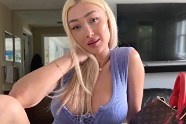 Ты меня голую уже видел 👀 Ну, признавайся, засадил бы? 😉