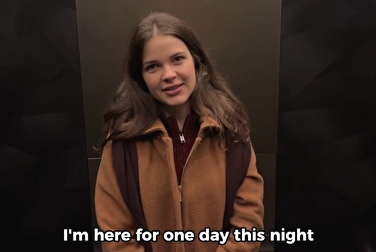 В лифте я её трахать не стал (побоялся), зато в номере оторвался 😈