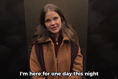 В лифте я её трахать не стал (побоялся), зато в номере оторвался 😈