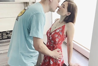 К жене подошёл, между ног ей сунул и ушёл 👀 (ещё в рот кончил)