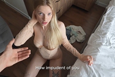 А так можно было? Просто ножки раздвинула и новый Айфон получила