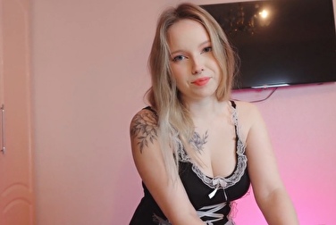 И отсосёт, и дома уберёт — ещё бы на лицо камшот 😏