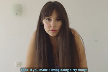 Это все границы переходит — меня брат шантажом на секс разводит