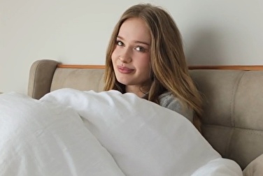 У друга сестра — красотка 😍 Хочу выебать её, ей чутка неловко 😚