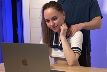 Охуеть от ситуации! Я на видеосозвоне, а ему приспичило потрахаться